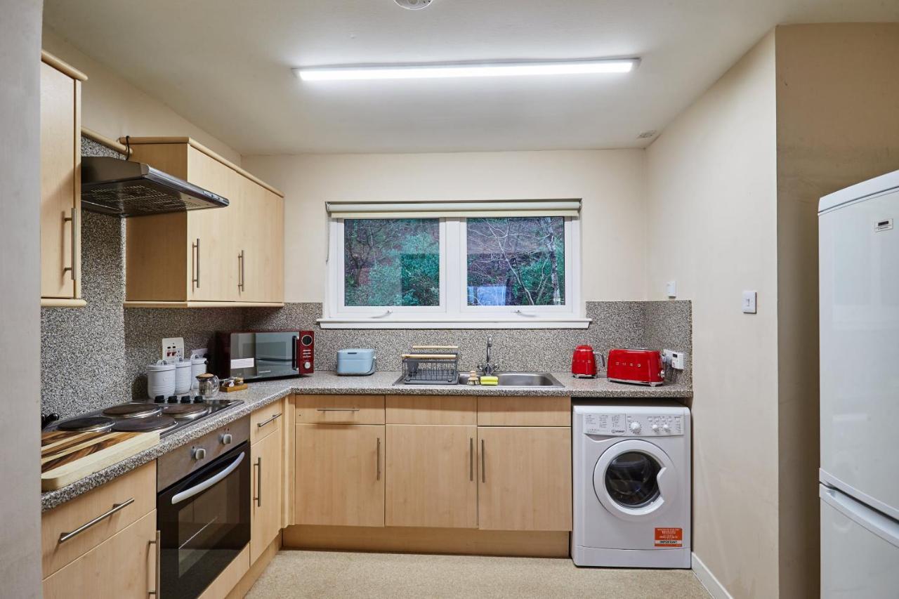 Etive, Beautiful Lochside Apartment With Balcony فورت ويليام المظهر الخارجي الصورة